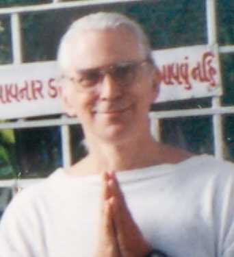 1997-09-India-11-27b Hari Om Ashram Surat-Robin