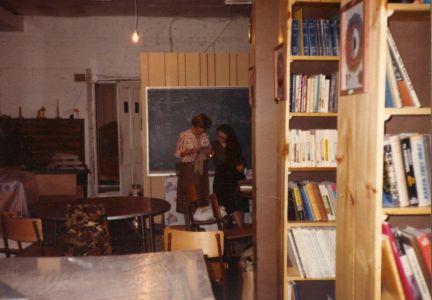 1982-12-IAO-Library-mom-Barb-14c