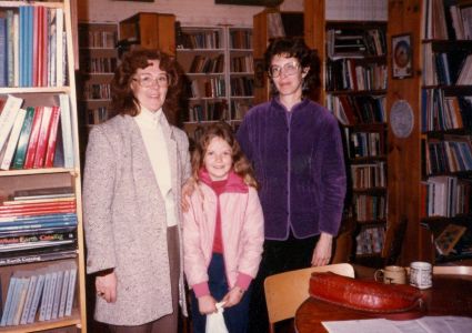 1984-10-Sandy Huges-Sharon Mundweiler + Daughter