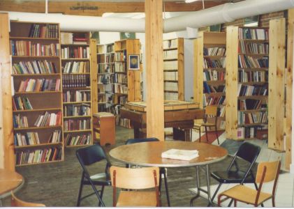 1991-Nicholas St-library