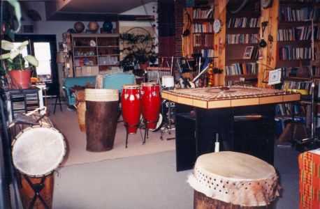 1998-909 Queen E Library